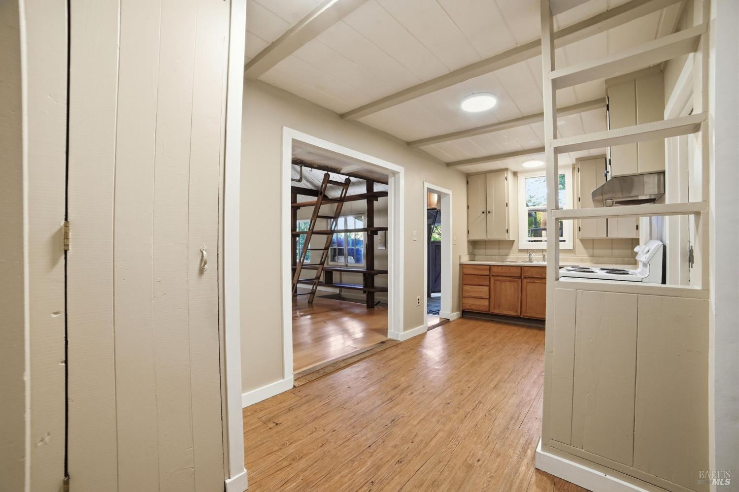 37 Grand View Avenue