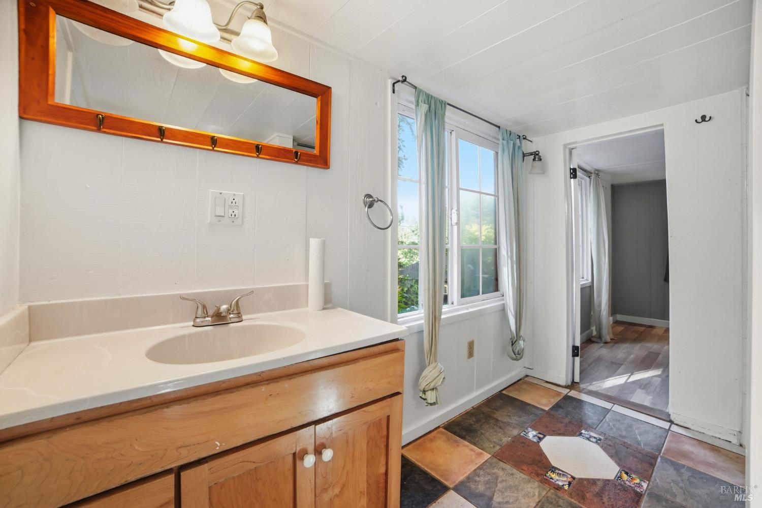 37 Grand View Avenue