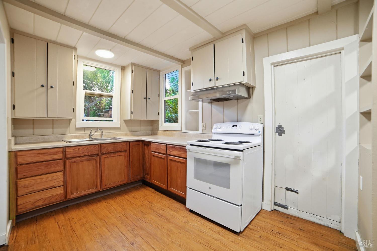 37 Grand View Avenue