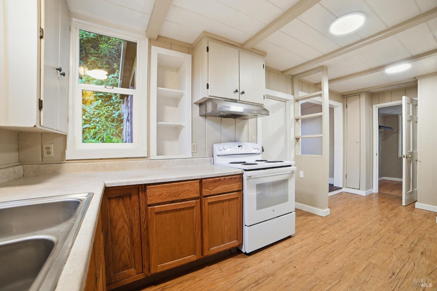 37 Grand View Avenue