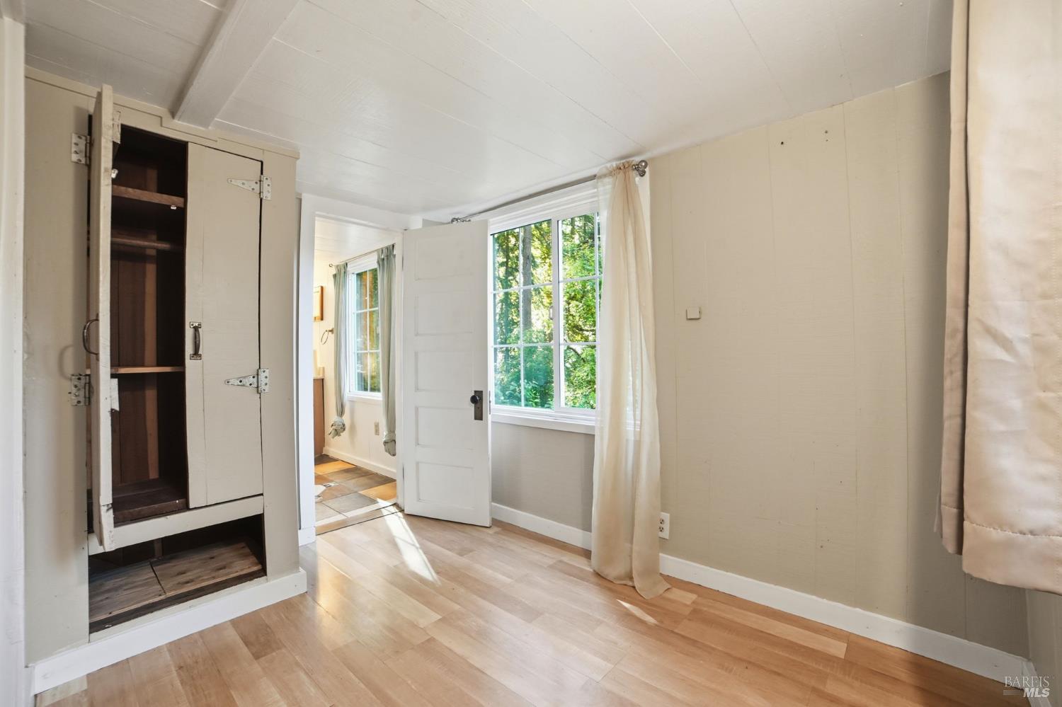 37 Grand View Avenue