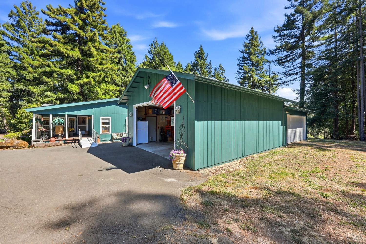 17375 Willow Creek Road