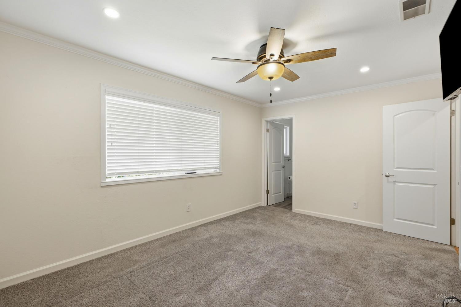 525 Albert Way