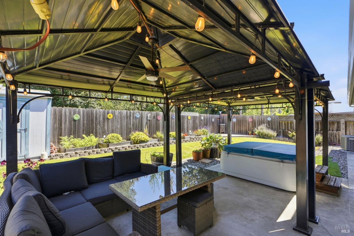 525 Albert Way