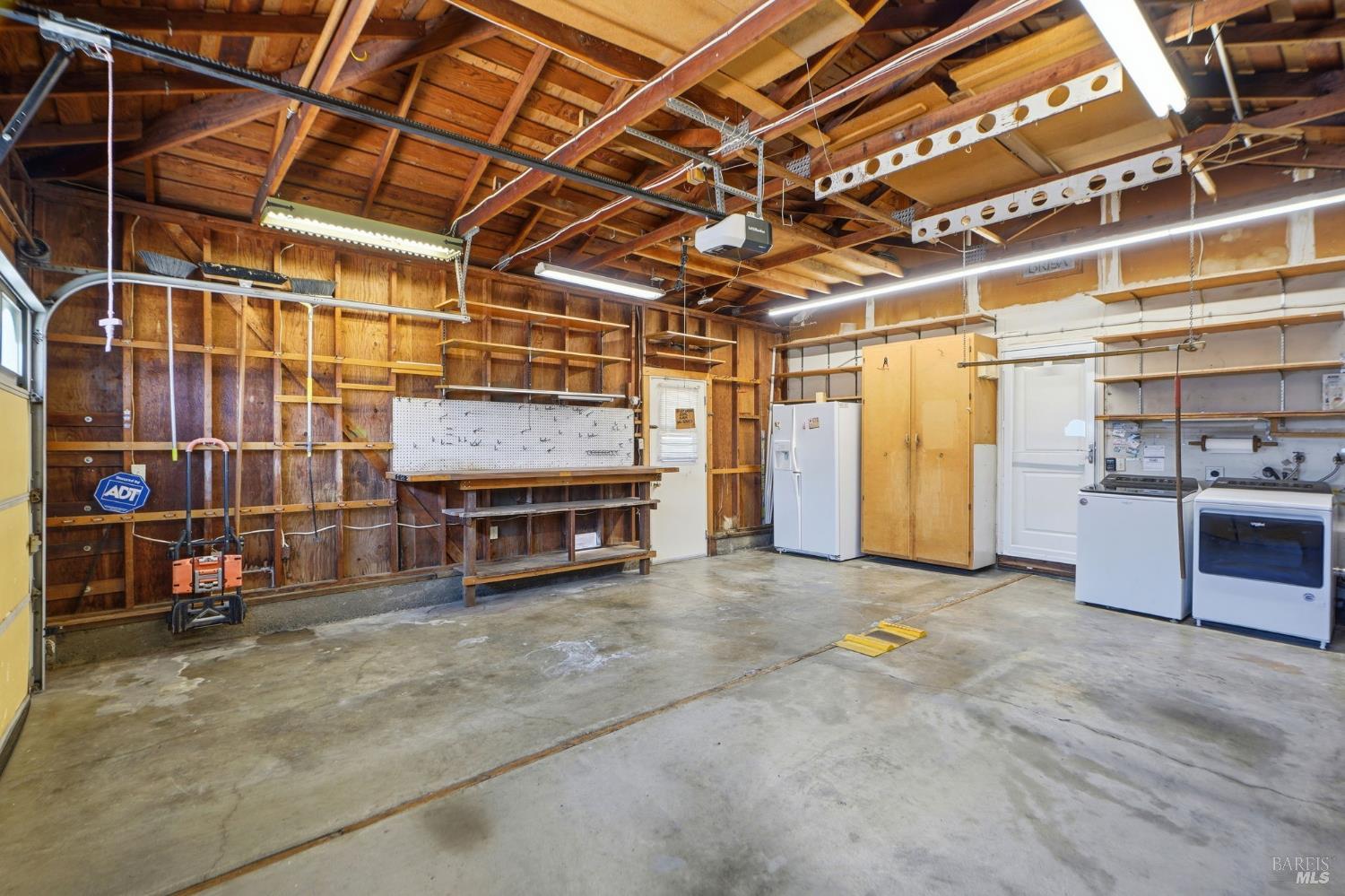 525 Albert Way