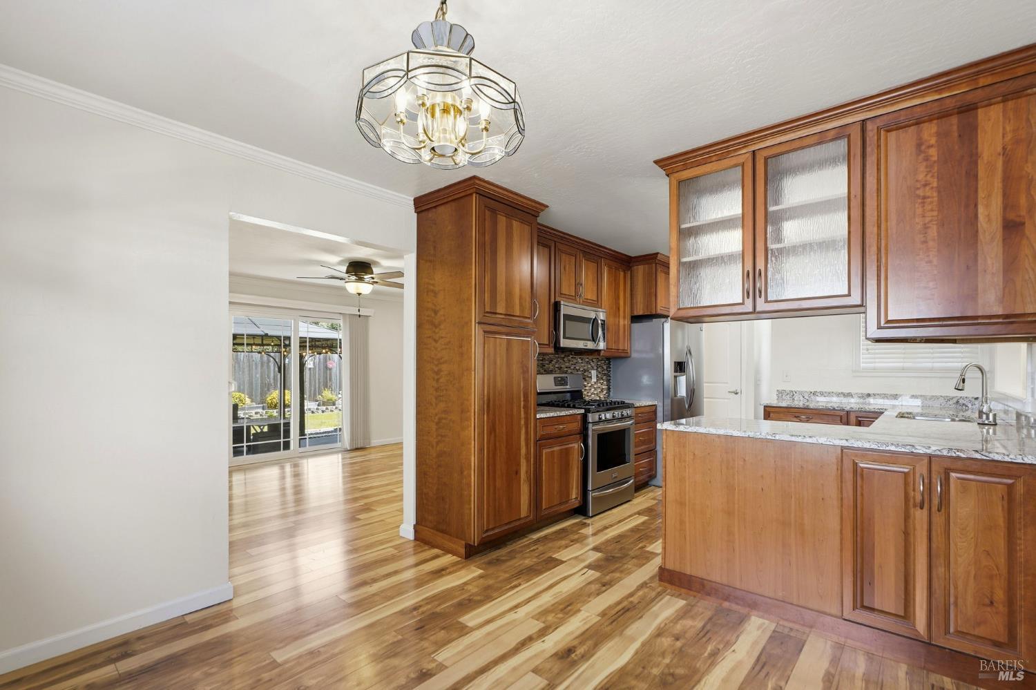 525 Albert Way