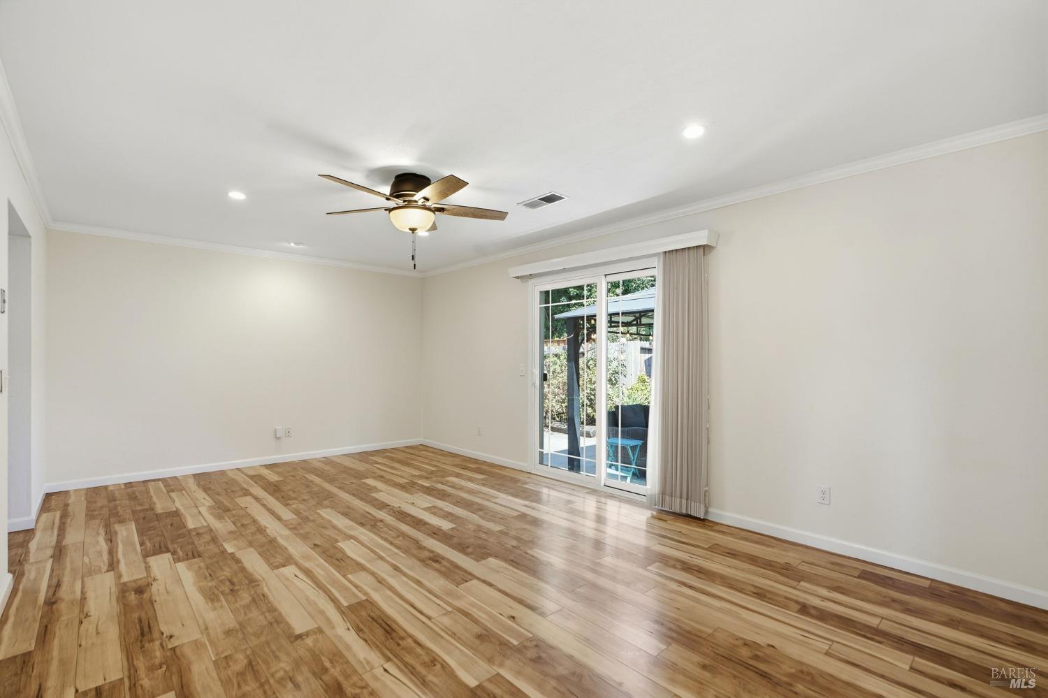 525 Albert Way