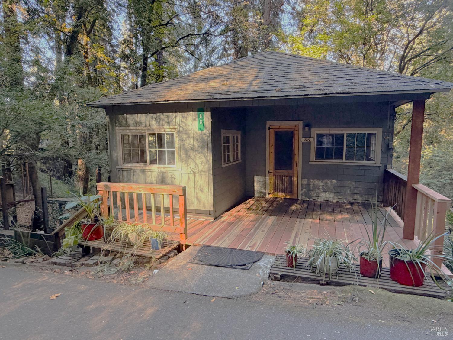 88 Railroad Avenue