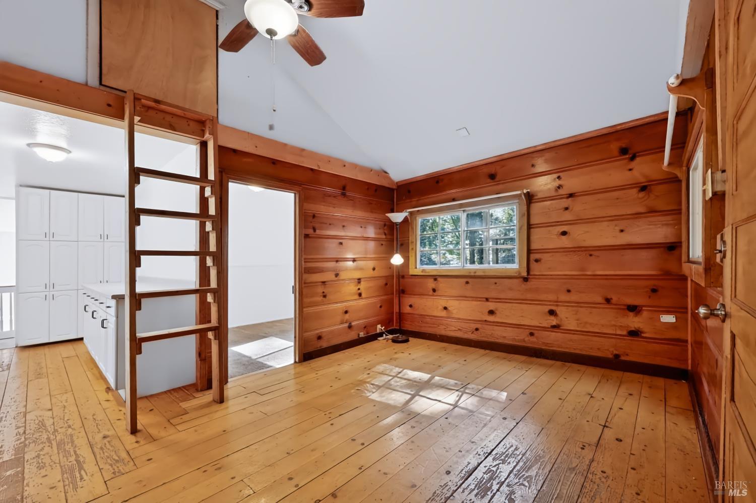 88 Railroad Avenue