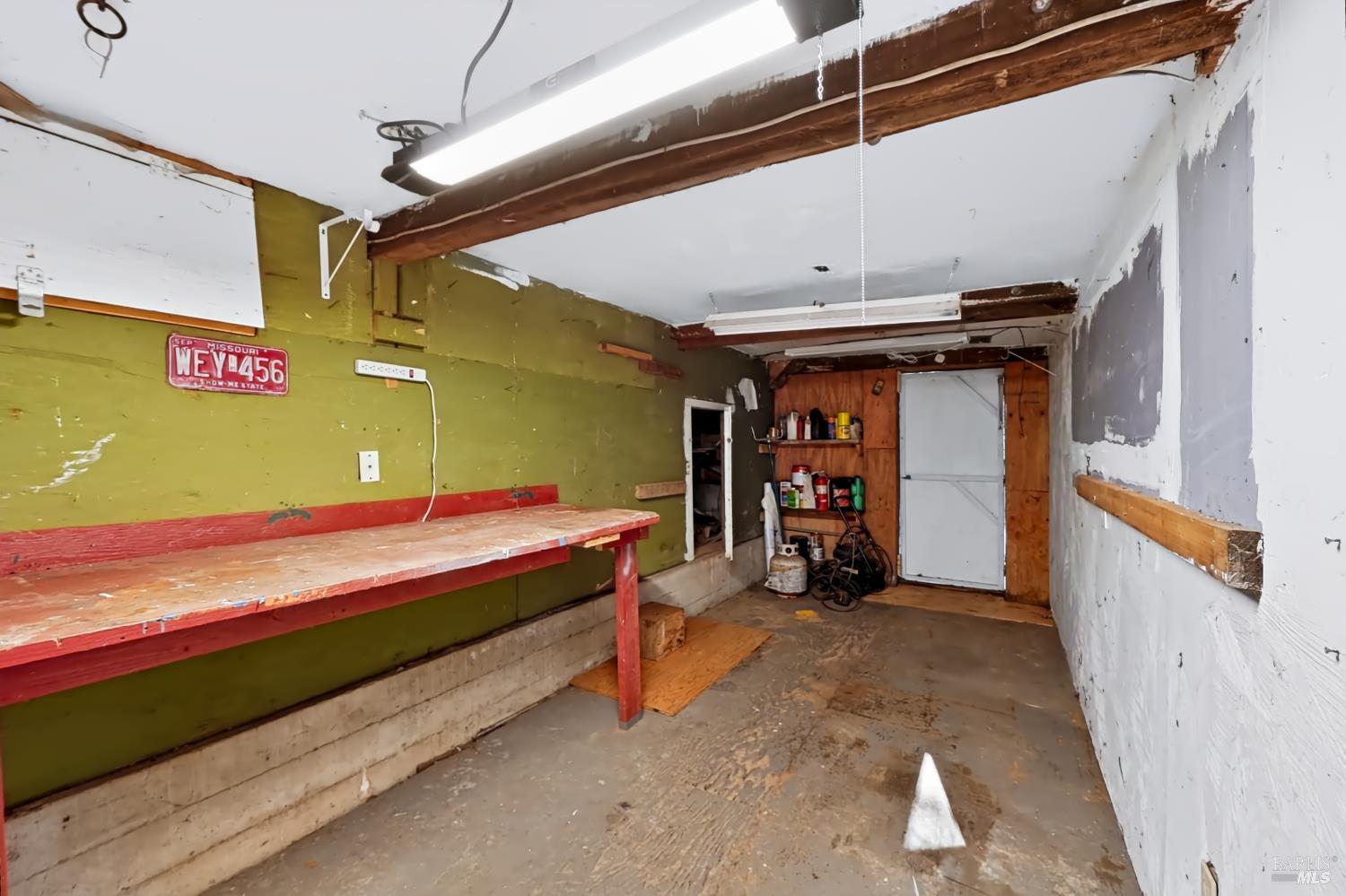 88 Railroad Avenue