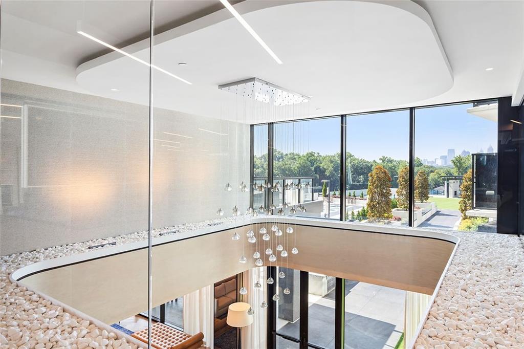 2425 Peachtree Road NE Unit 612