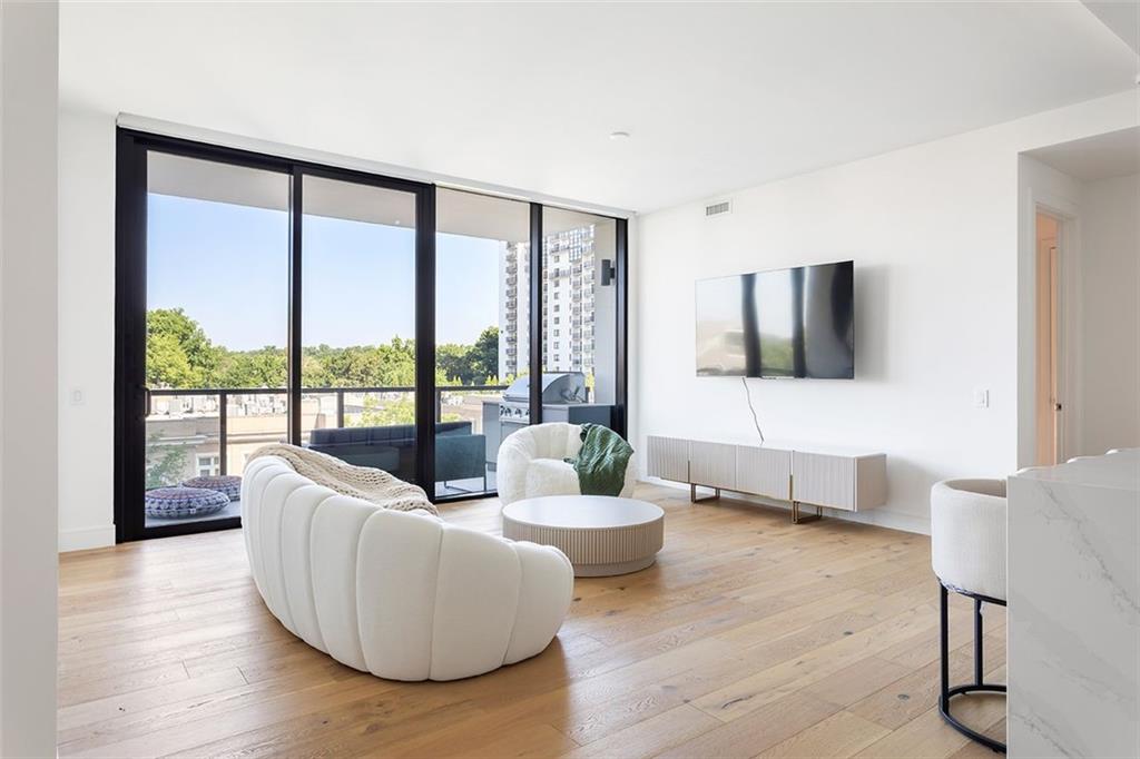 2425 Peachtree Road NE Unit 612