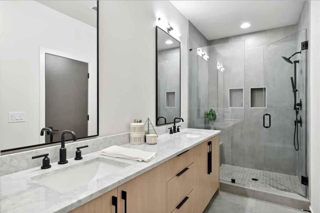 536 Highland Avenue NE Unit B