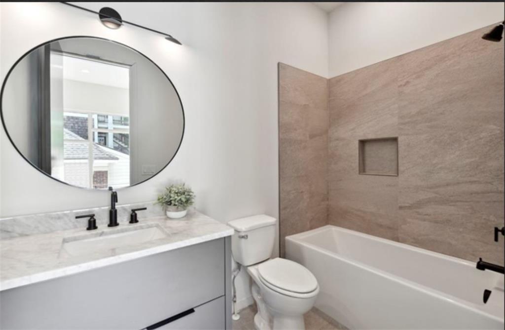 536 Highland Avenue NE Unit B