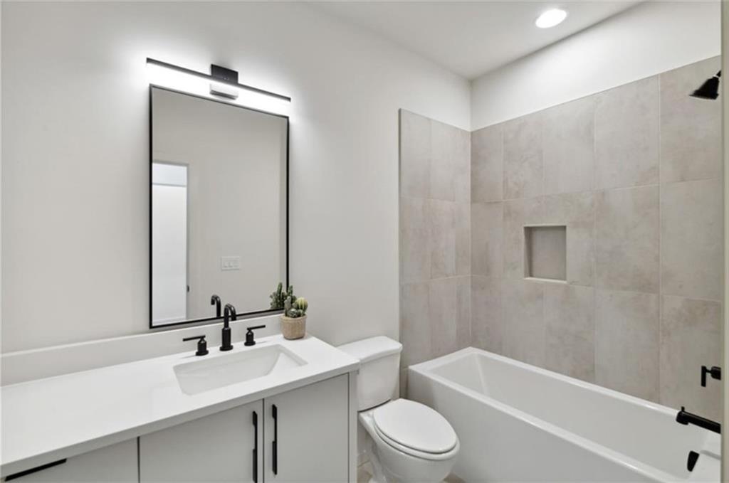 536 Highland Avenue NE Unit B