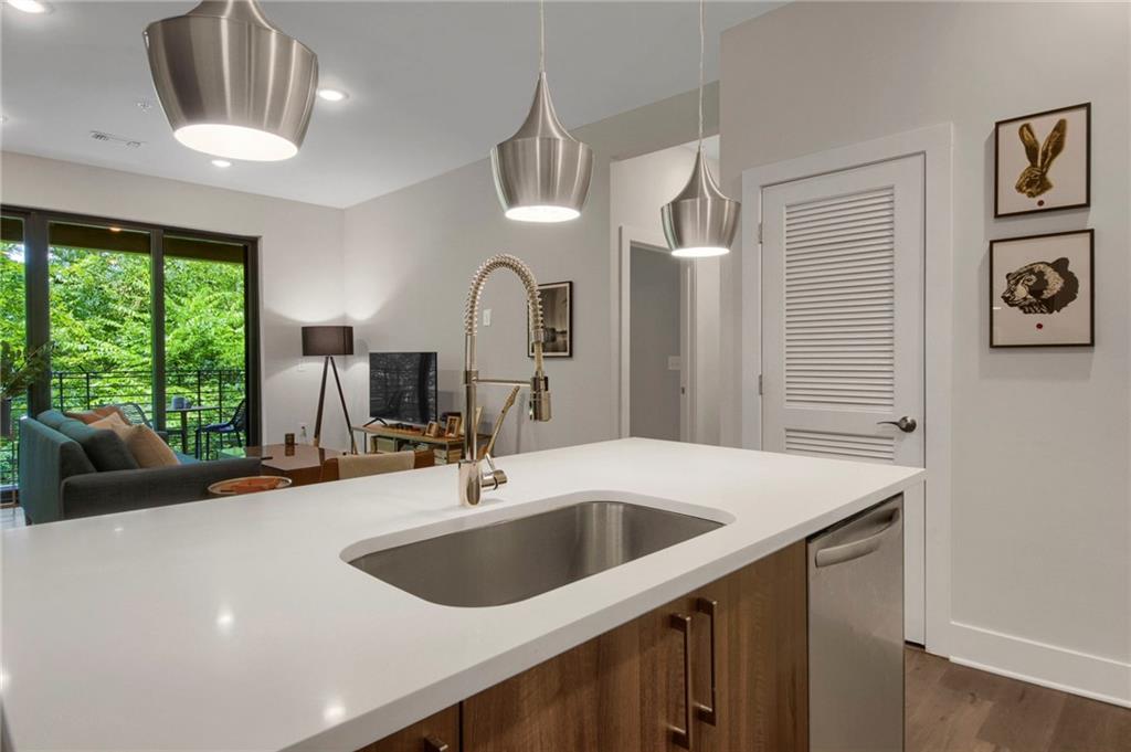 112 Rogers Street NE Unit 305