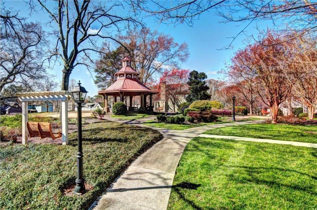 501 Carter Avenue SE