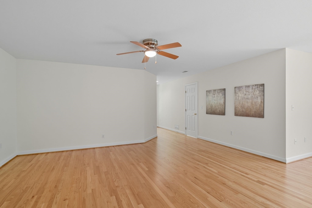 19 Bellows Rd