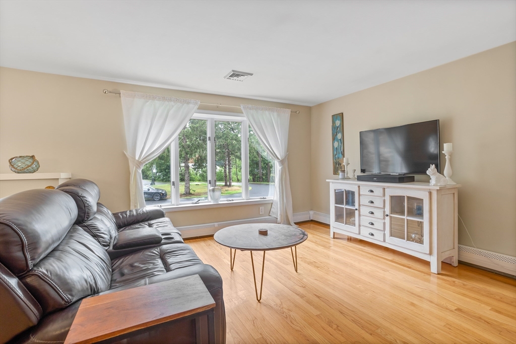 3 Rutland Circle