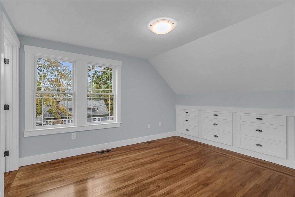 12 Grenada St
