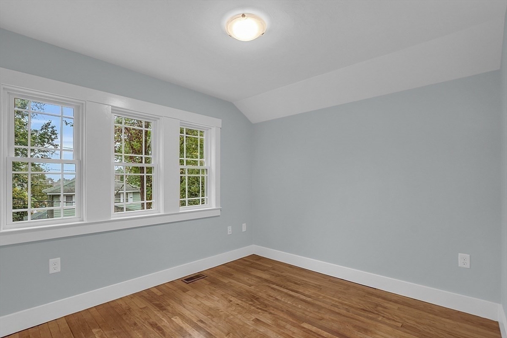 12 Grenada St