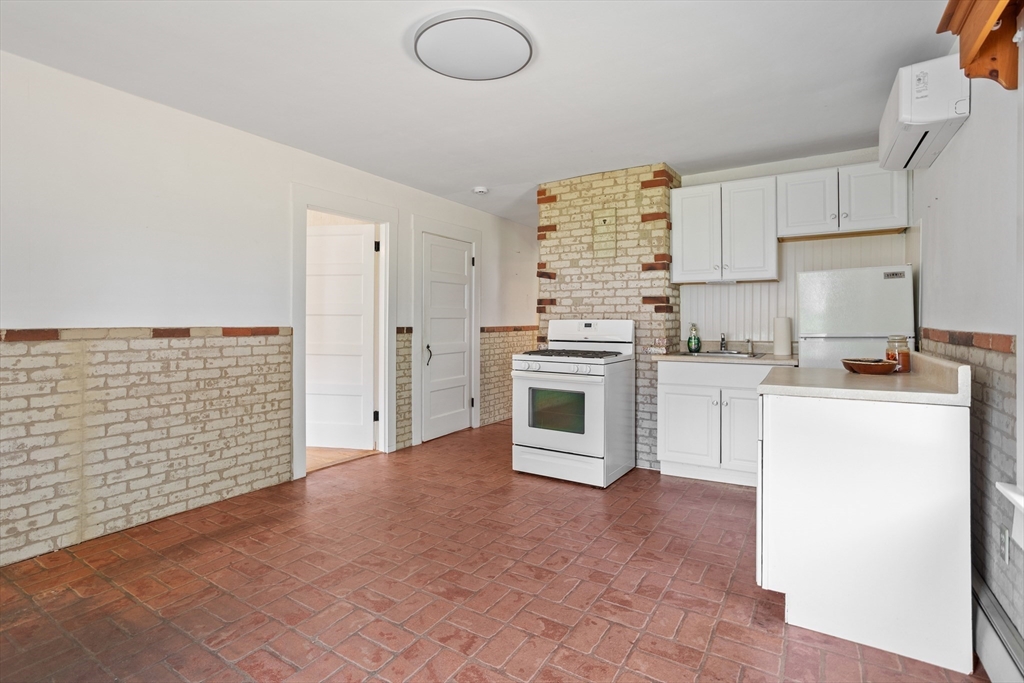 6 Coolidge Street