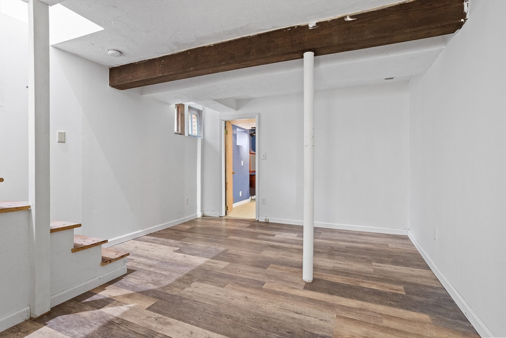 16 Middlesex Street # 4