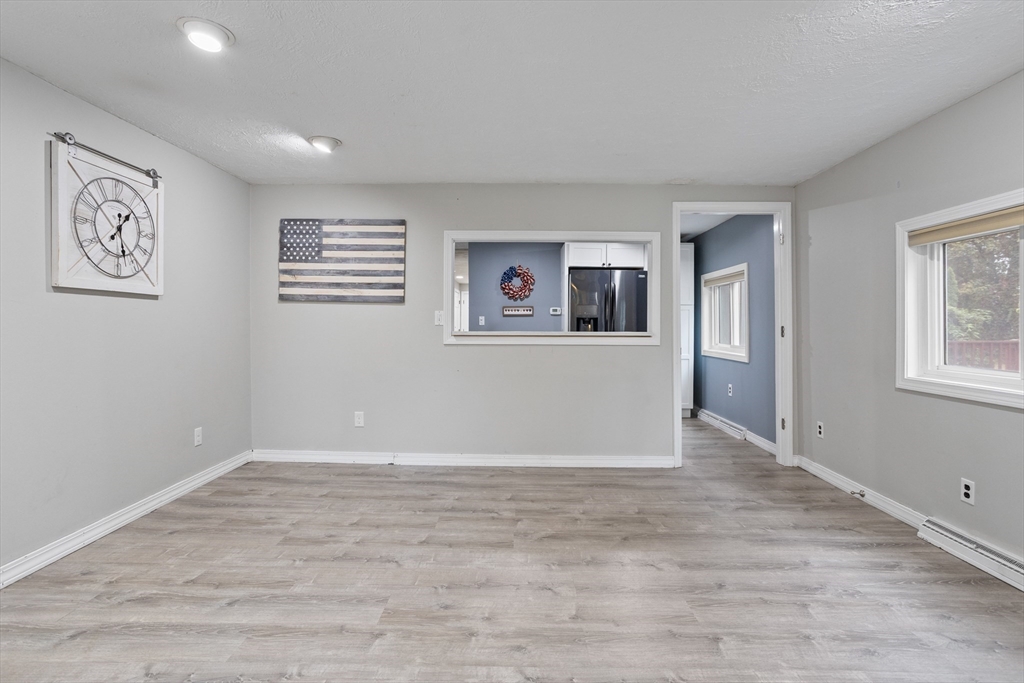 16 Middlesex Street # 4