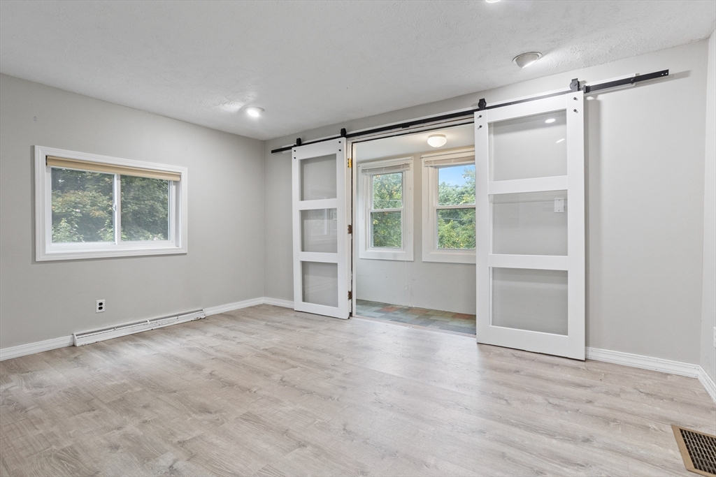 16 Middlesex Street # 4