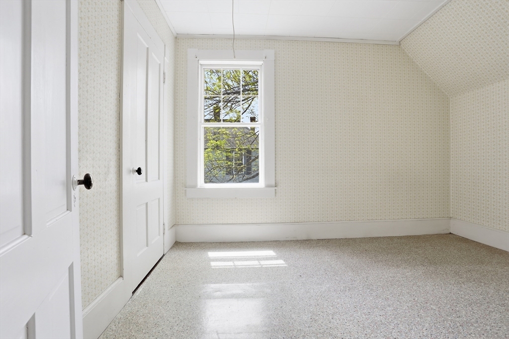 38 Brookside Rd