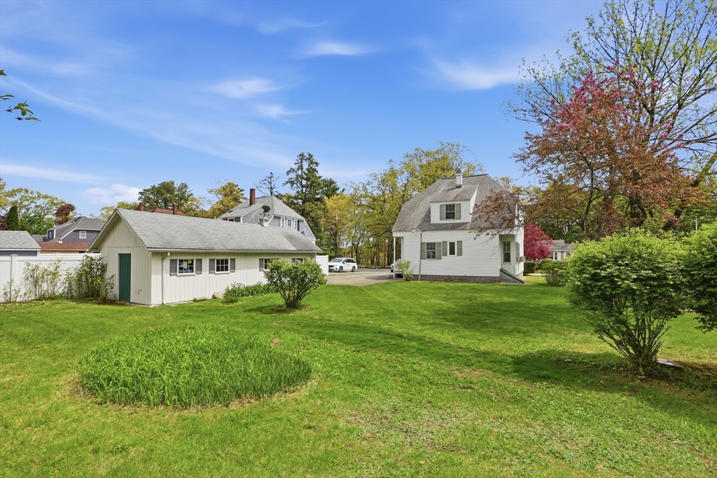 38 Brookside Rd
