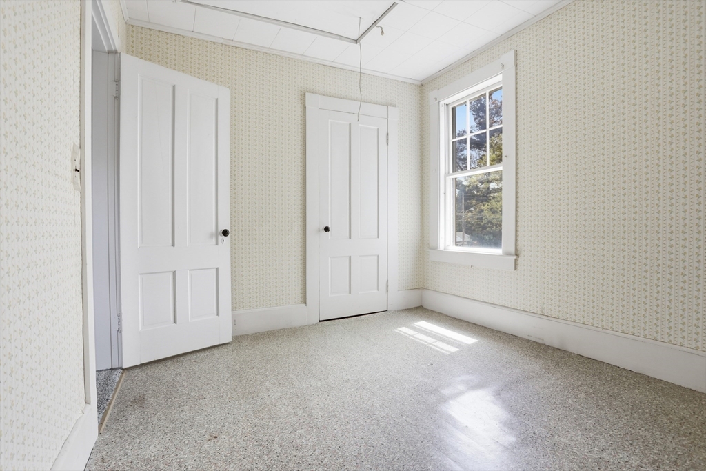 38 Brookside Rd