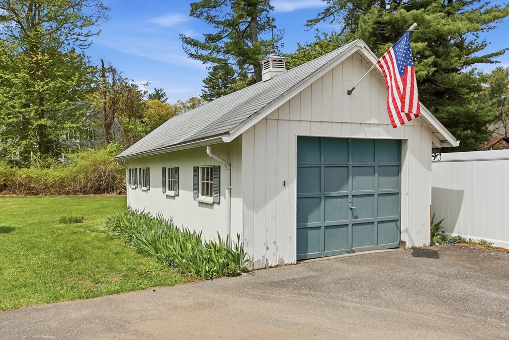 38 Brookside Rd