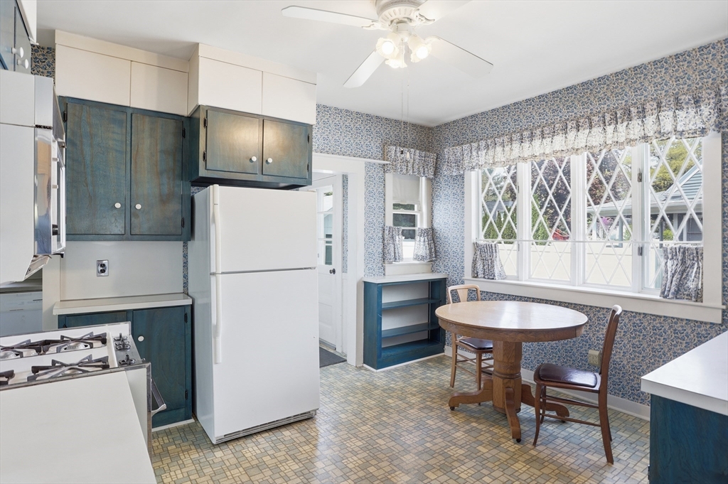 38 Brookside Rd