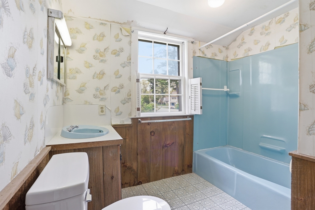 38 Brookside Rd