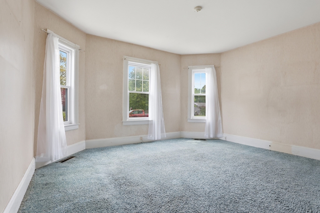 38 Brookside Rd