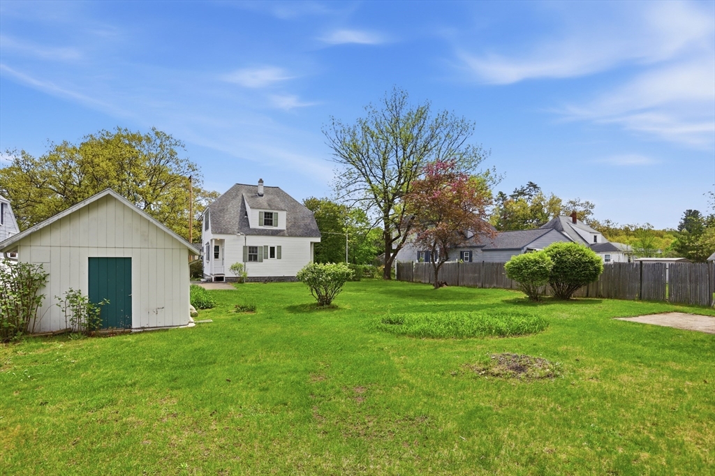 38 Brookside Rd