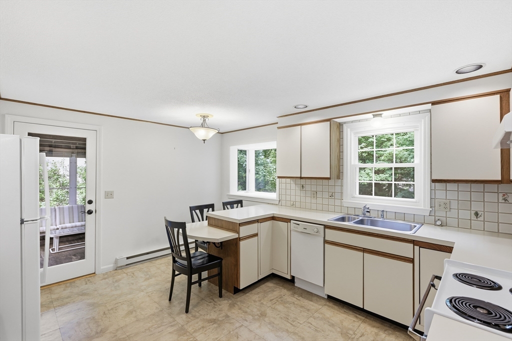 12 Hemlock Road