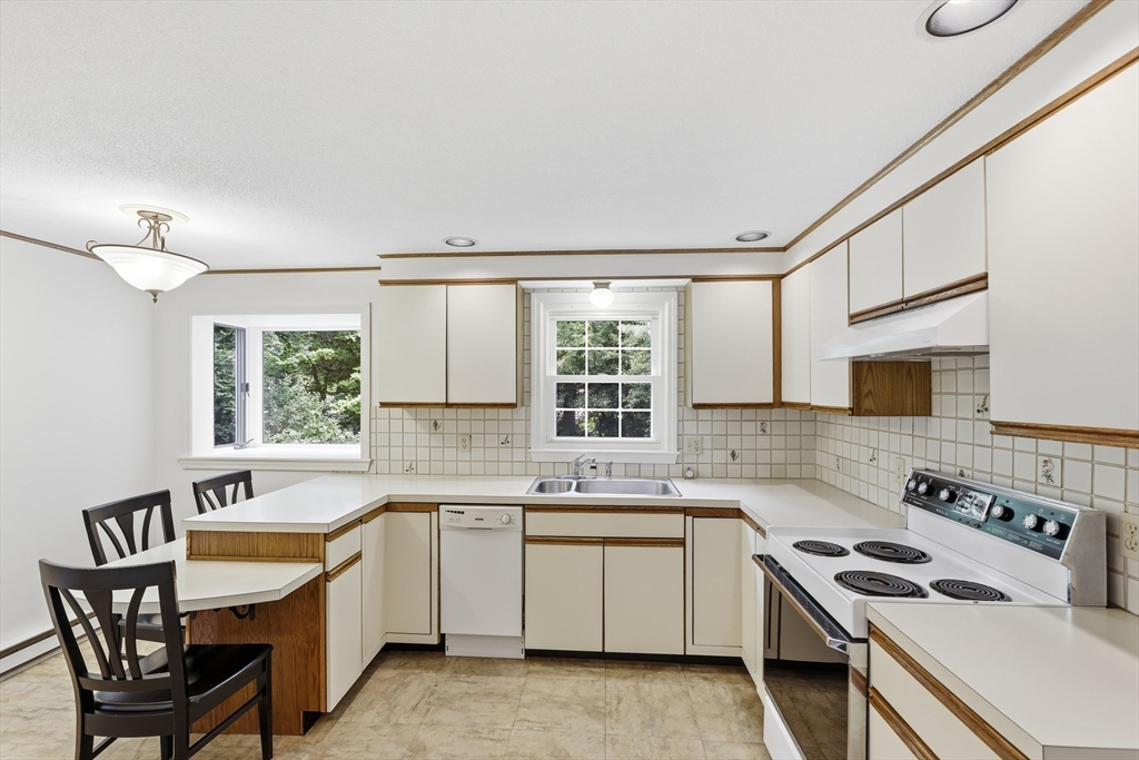 12 Hemlock Road