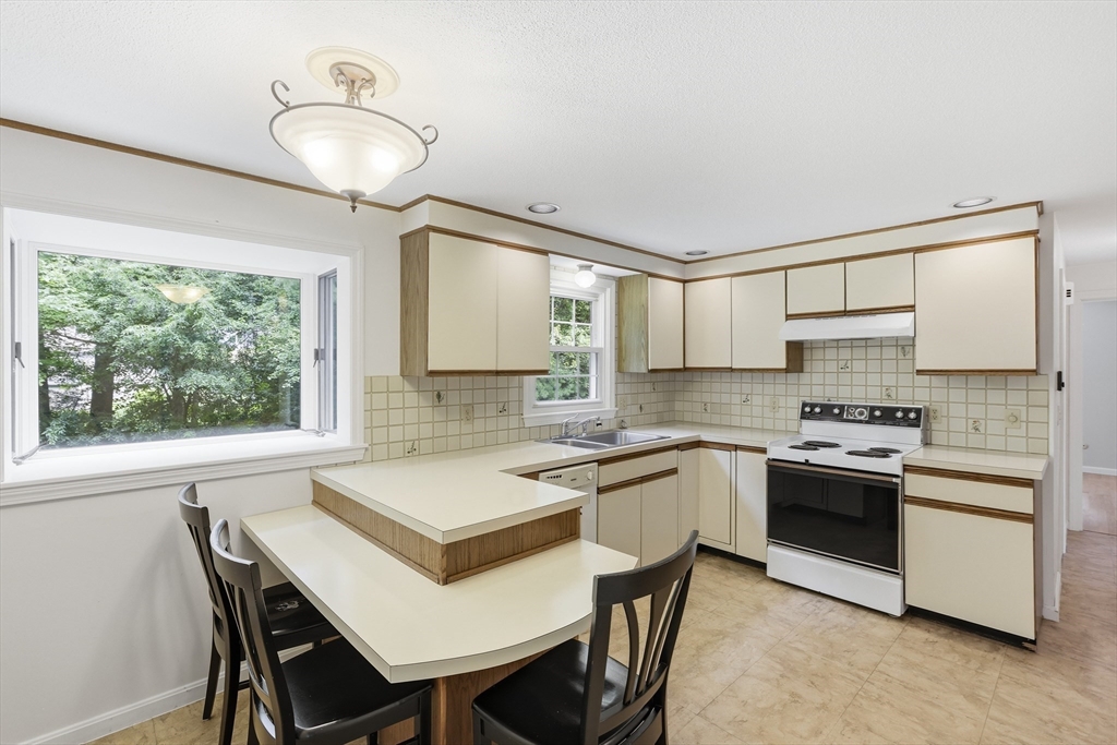 12 Hemlock Road