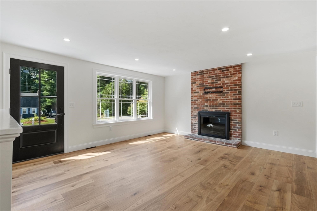 63 Maplewood Dr