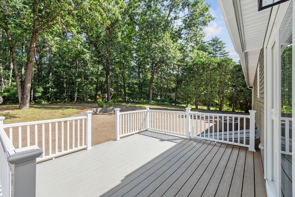 63 Maplewood Dr