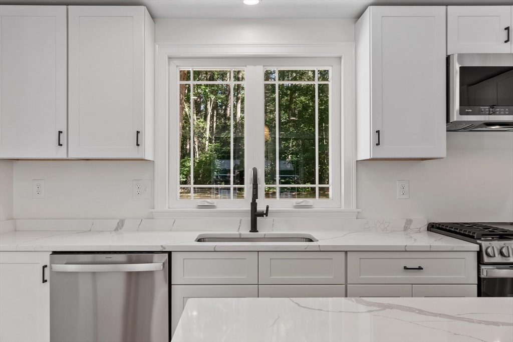 63 Maplewood Dr