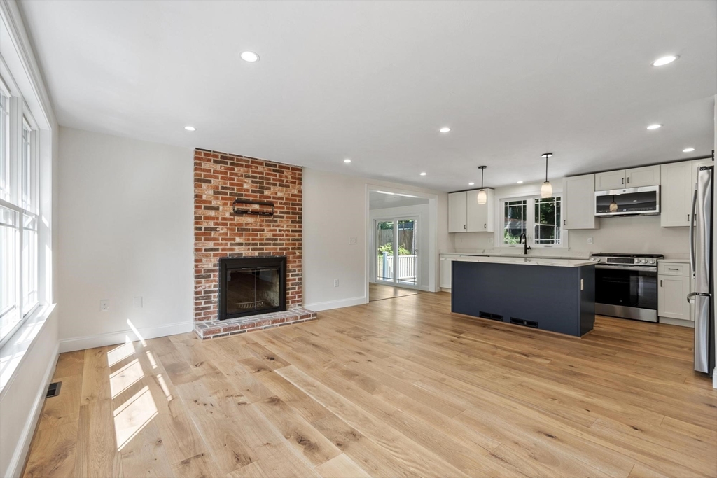 63 Maplewood Dr