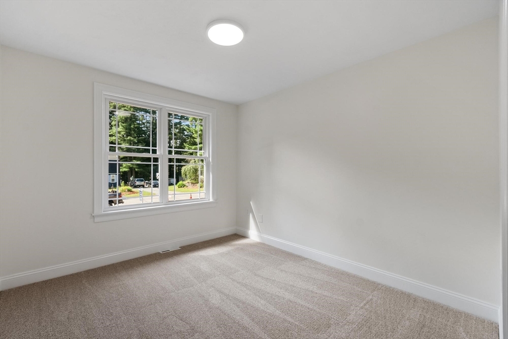 63 Maplewood Dr