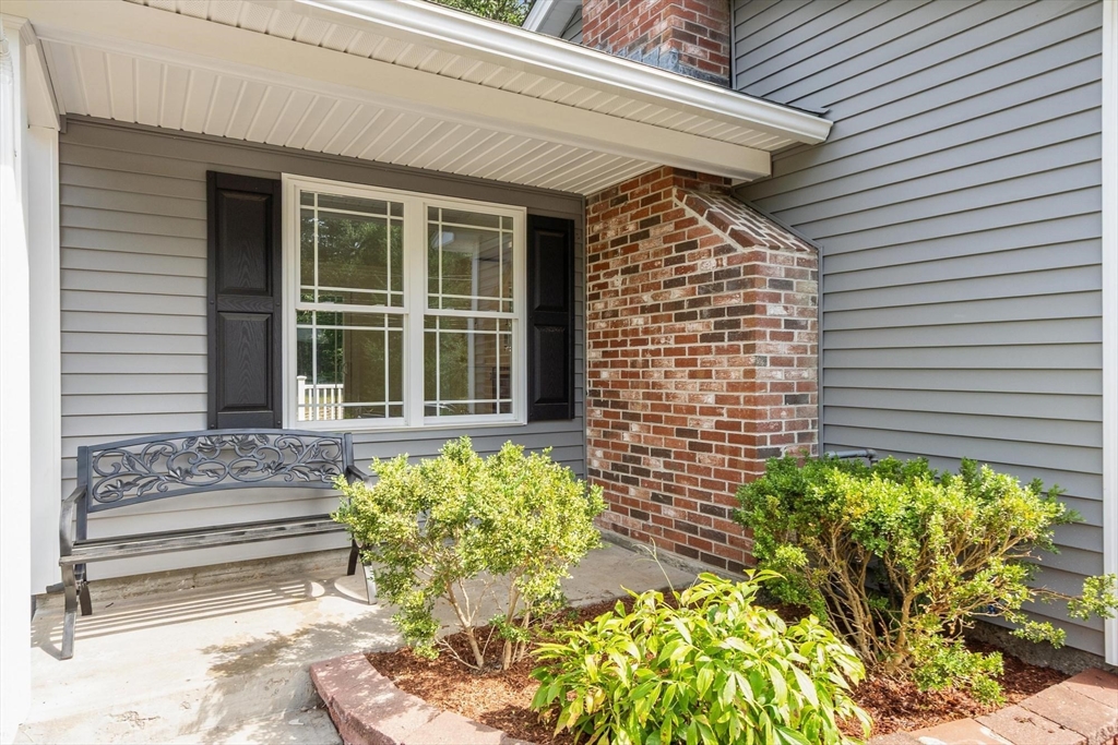 63 Maplewood Dr