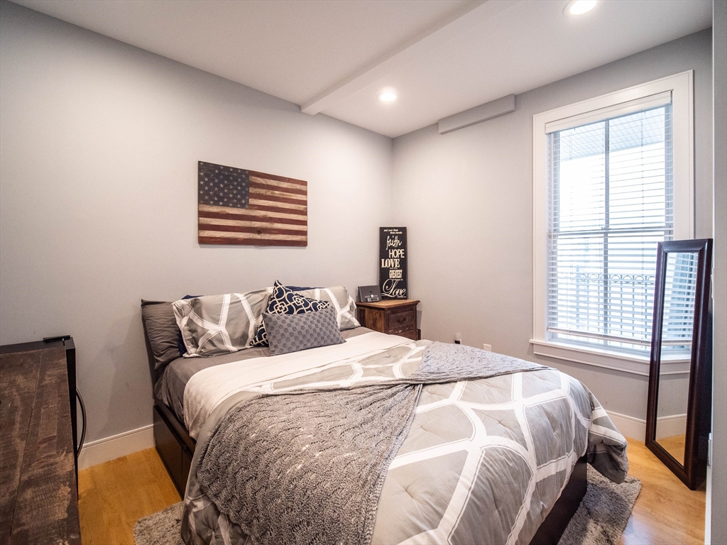 542 Dorchester Ave. Unit: PH2
