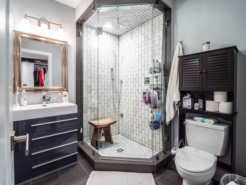 542 Dorchester Ave. Unit: PH2