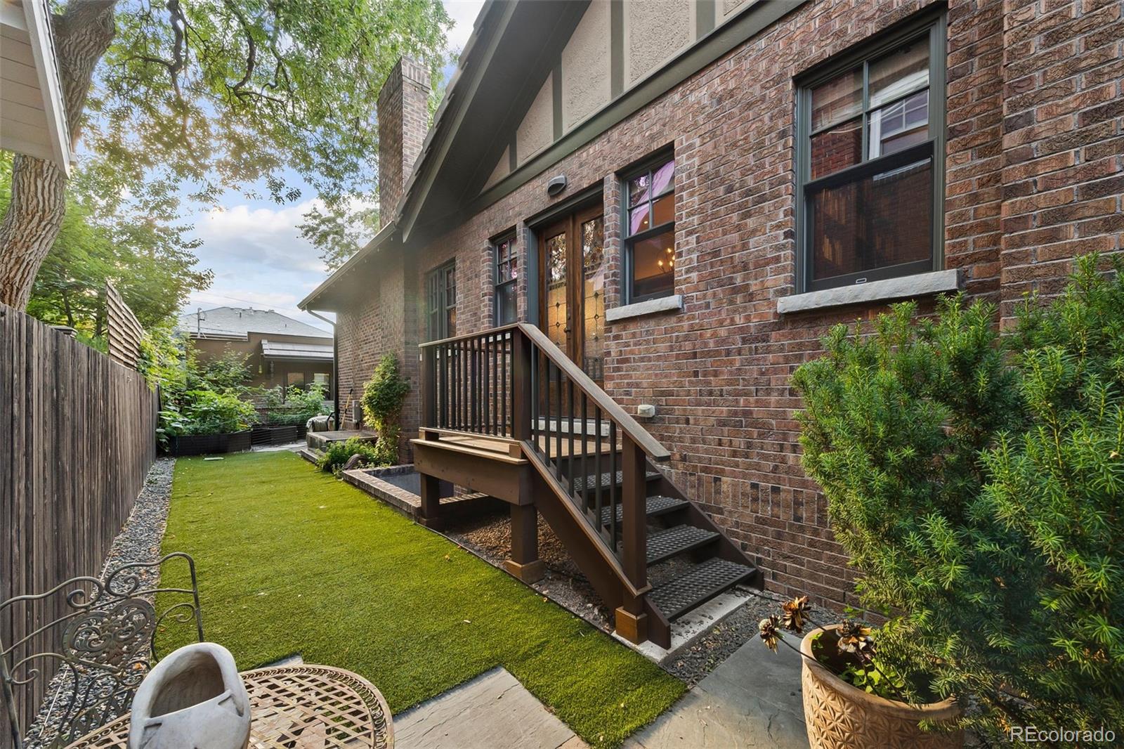 1233 S Williams Street