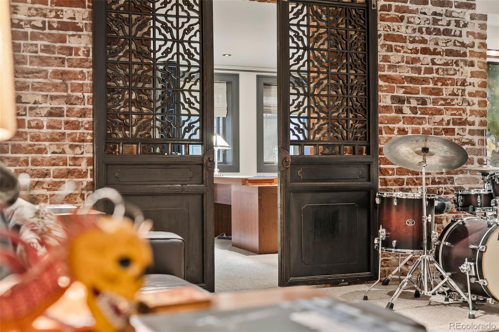 1233 S Williams Street